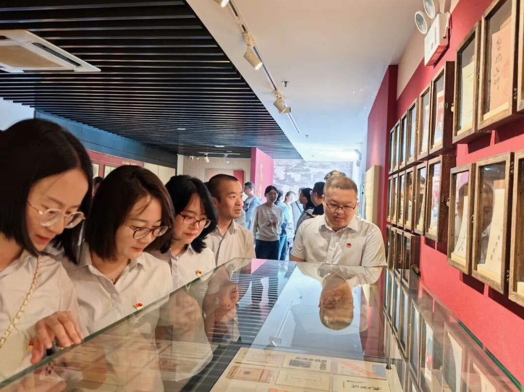 ff8080819854dc5a681019902c075da74e4 图片